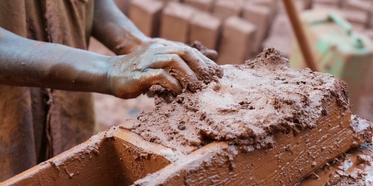 clay bricks vs fly ash bricks